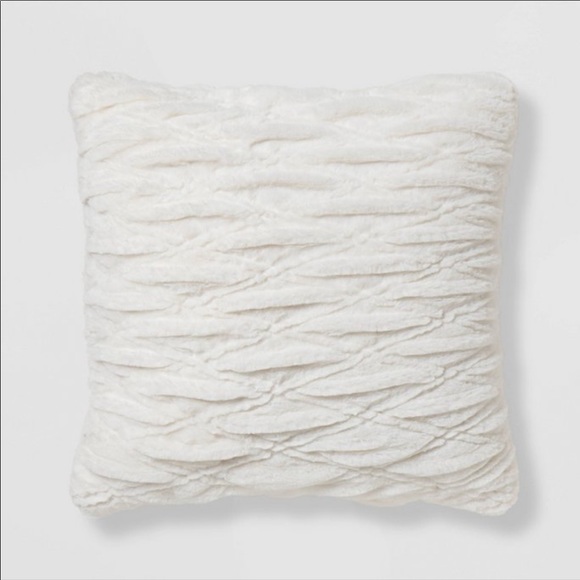 Urban Outfitters x Threshold White Pillow - Picture 4 of 4